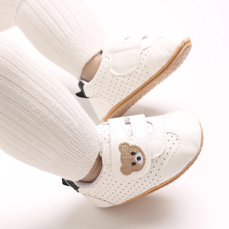 Spring And Autumn Style Newborn Sneakers for 0-12 Months, Featuring Cute Bear Embroidery, Soft Rubber Soles for Comfort And Slip